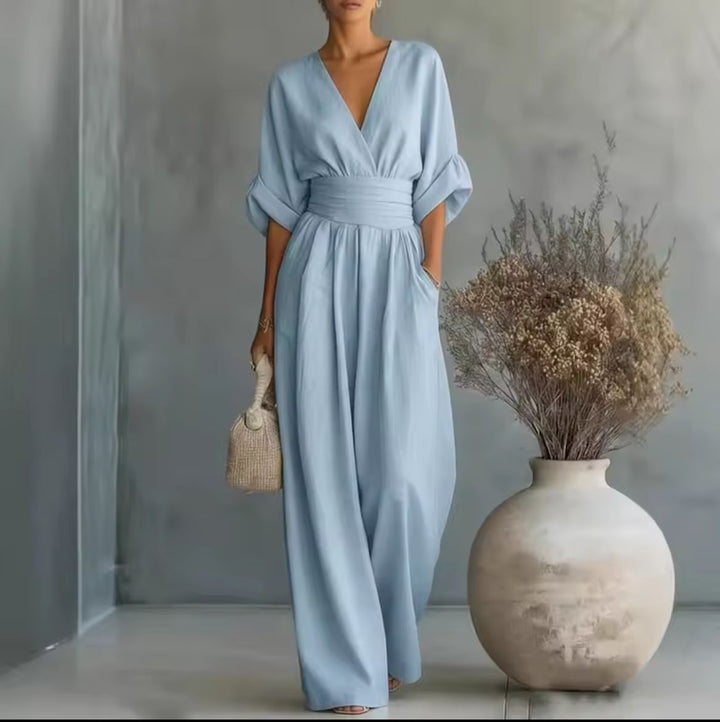 Sophie - Jumpsuit to Feel Comfortable and Polished on Your Day.