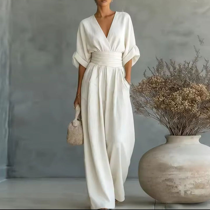 Sophie - Jumpsuit to Feel Comfortable and Polished on Your Day.